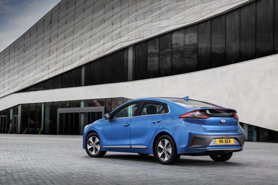  Hyundai IONIQ electric 2016 года  (UK) (фото 16 из 29)